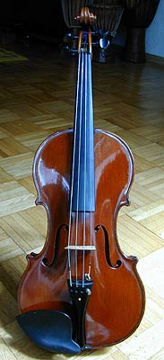 Allein schon durch die wunderbare Form einer Geige lassen sich viele Künstler inspirieren.